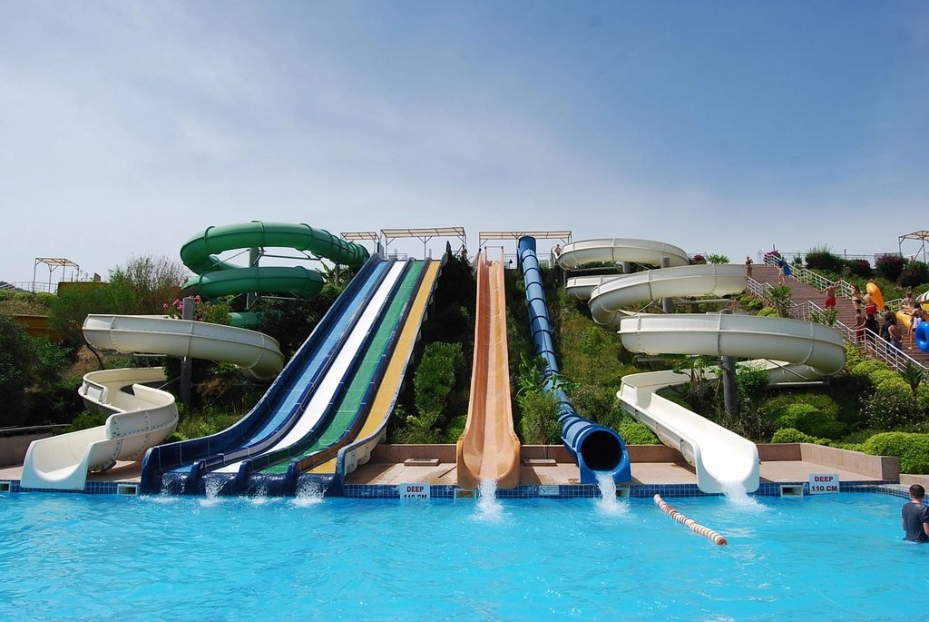Aquashow Family Park water park near Casa Velha in Cascalheira, Quarteira